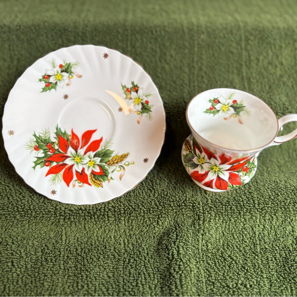 Poinsettia Festive Teacup and Saucer Set